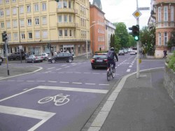 Würzburg, Radfahrer vor ARAS